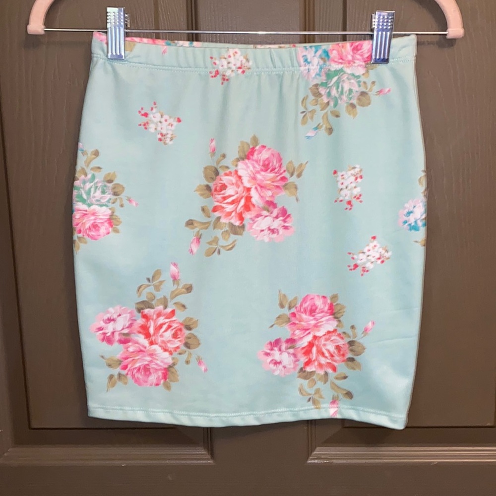 Milky way Floral Bodycon skirt